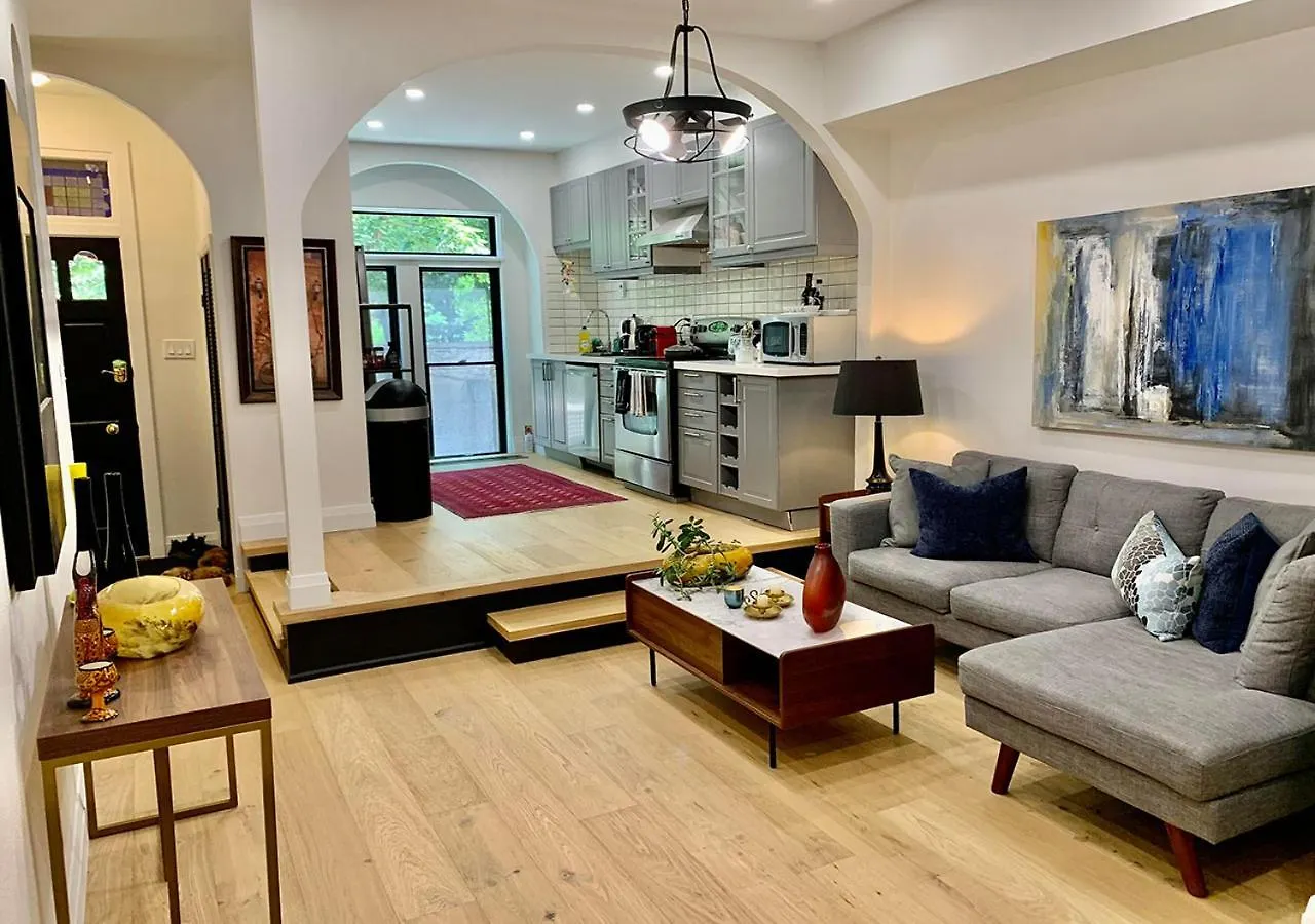 Bed & Breakfast Jacob22 B&B Toronto