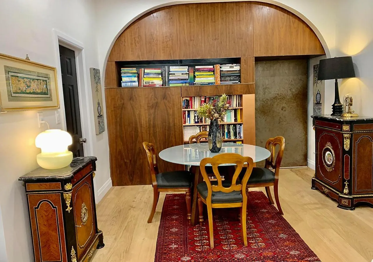 Bed & Breakfast Jacob22 B&B Toronto Canada