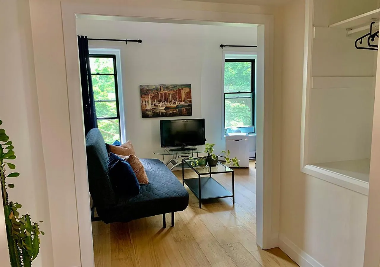 Jacob22 B&B Toronto Canada