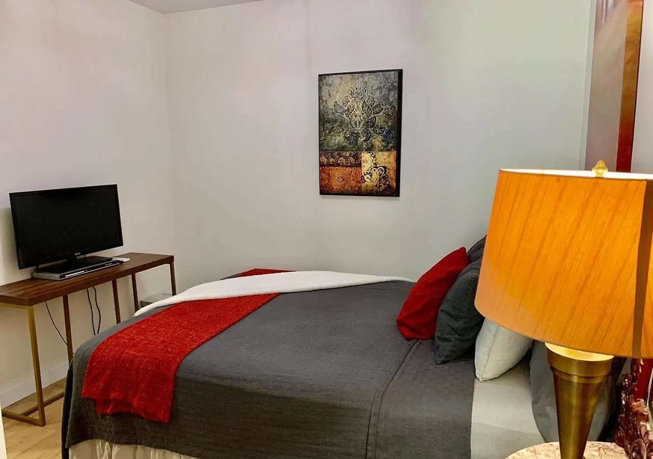 Bed & Breakfast Jacob22 B&B Toronto